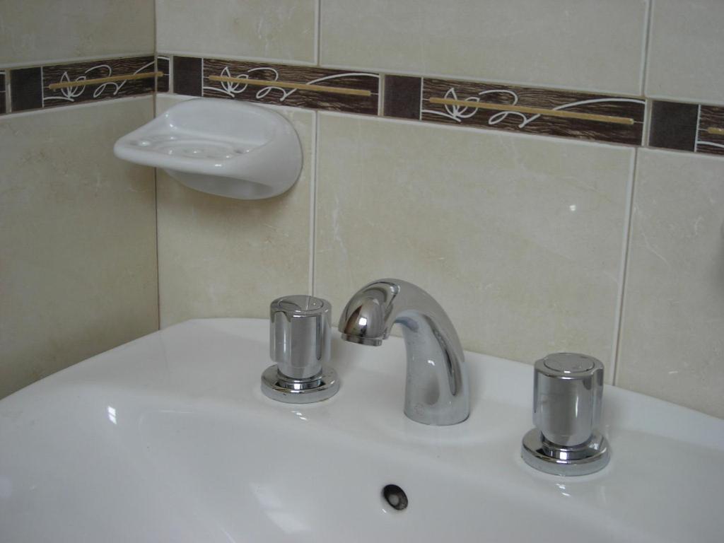 Hotel Miceli Bragado Bagian luar foto